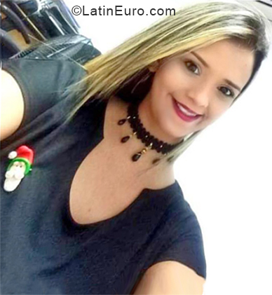 Date this sensual Venezuela girl Cindy from Chacao VE1877