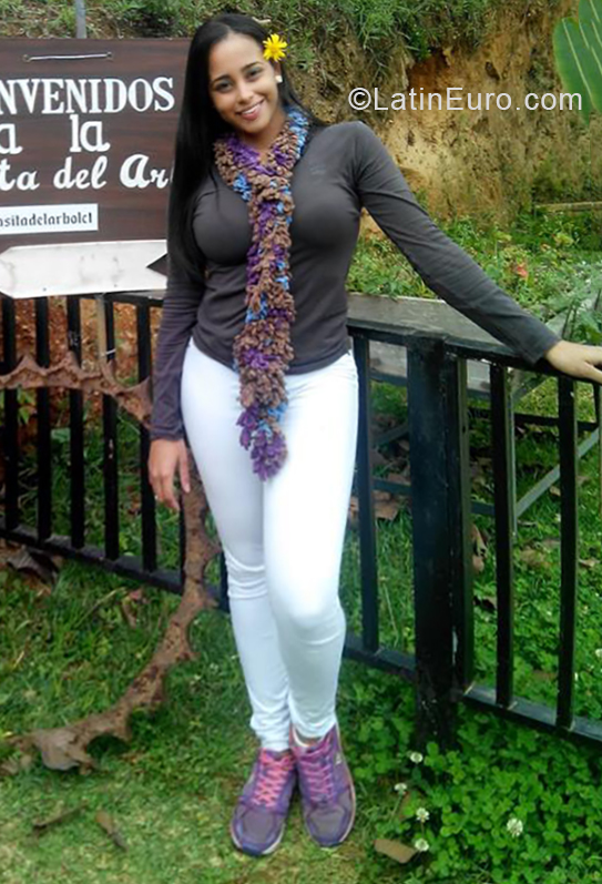 Date this tall Venezuela girl Kathelyn from Caracas VE1882