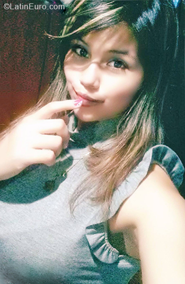 Date this hot Colombia girl Leidy from Bogota CO24369