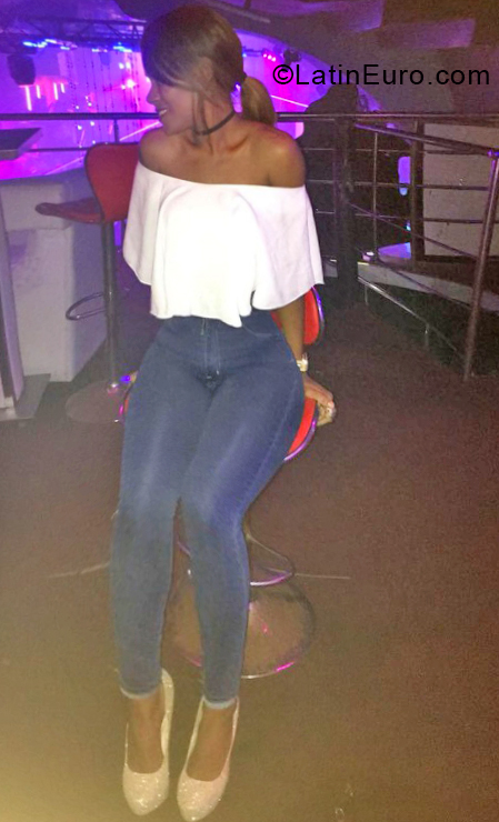 Date this georgeous Dominican Republic girl Sty from Santo Domingo DO33168