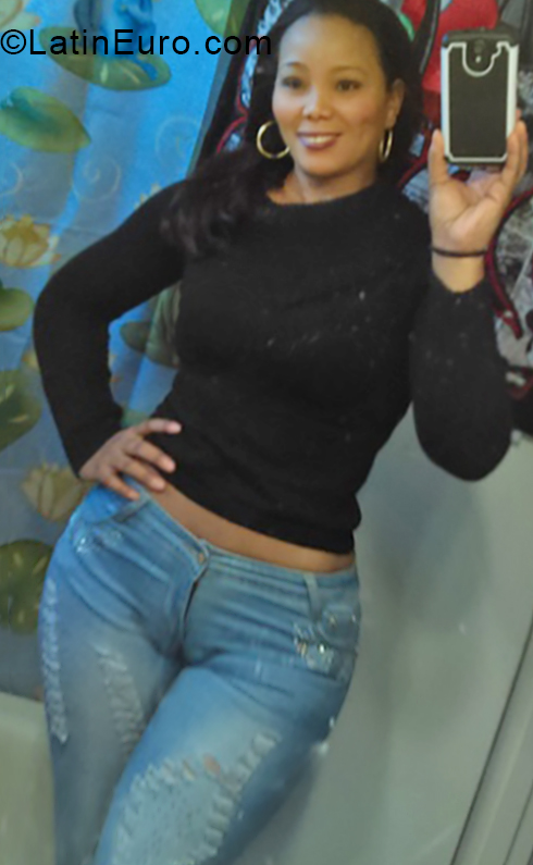 Date this sultry Dominican Republic girl Rossanna from Santo Domingo DO33173