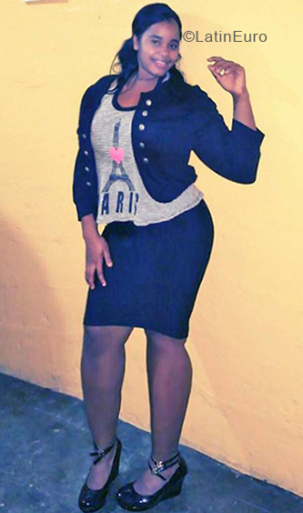 Date this athletic Dominican Republic girl Yarine from Santo Domingo DO33196