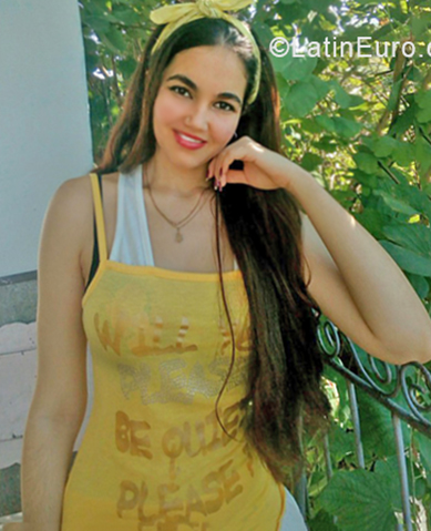 Date this hot Cuba girl Leydis from Pinar Del Rio CU734