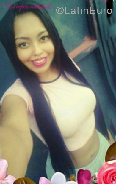 Date this hot Venezuela girl Danyimar from Caracas VE1901