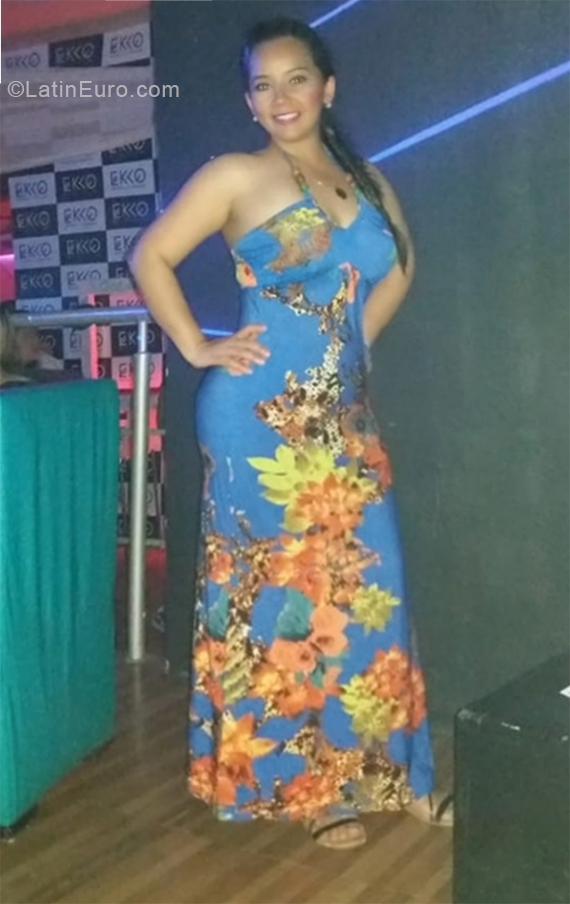 Date this delightful Venezuela girl Lily from Barquisimeto VE1938