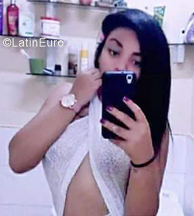 Date this lovely Cuba girl Jennifer from Santa Clara CU394