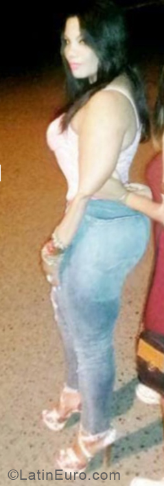 Date this hard body Dominican Republic girl Emerfi from Santiago De Los Caballeros DO33209