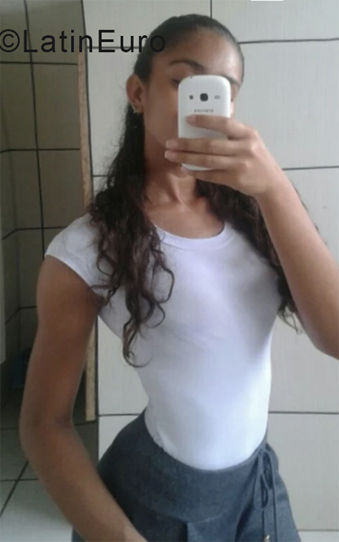 Date this passionate Brazil girl Adrielly from Urucui BR10670