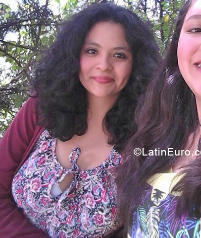 Date this gorgeous Ecuador girl Jenny from Quito EC287