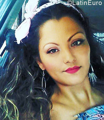 Date this hot Colombia girl Adriana from Pereira CO24429