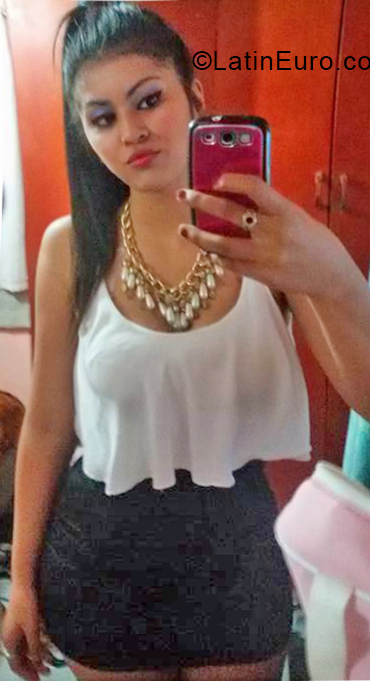 Date this georgeous Argentina girl Gabriela from Yerba buena AR161