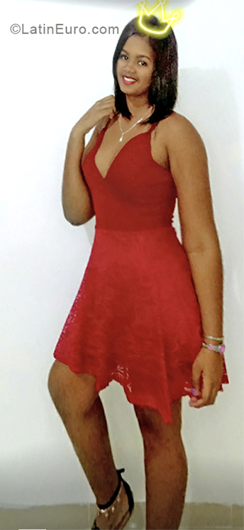 Date this sultry Dominican Republic girl Michelle from Santo Domingo DO33299