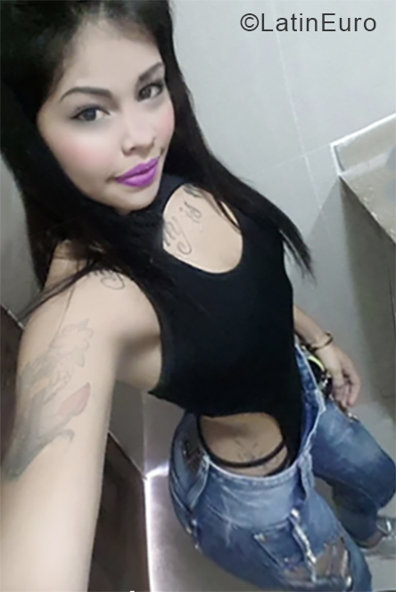 Date this georgeous Venezuela girl Francia from Caracas VE1943