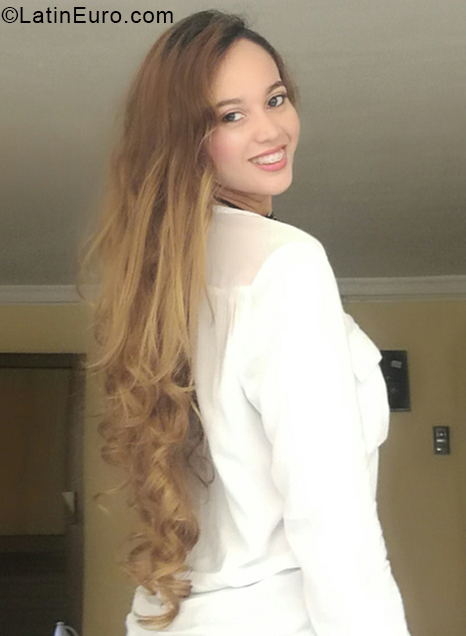Date this exotic Colombia girl Alejandra from Valledupar CO24465