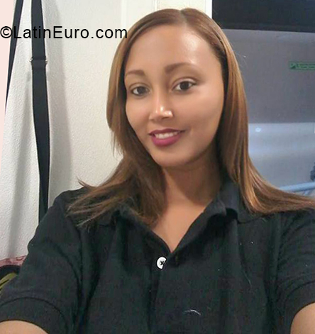 Date this foxy Dominican Republic girl Mery from Santo Domingo DO33333