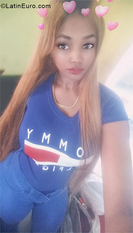 Date this foxy Dominican Republic girl Anabell from Santo Domingo DO33342