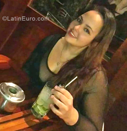 Date this funny Cuba girl Laritza from Havana CU414