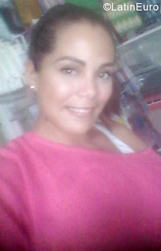 Date this funny Colombia girl Leonela from Barranquilla CO24540