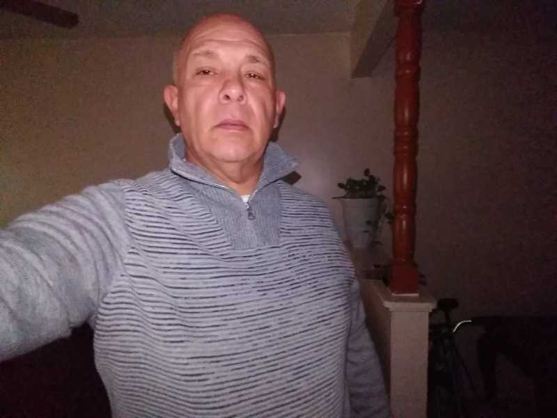 Date this passionate United States man Micheallat from Los Angeles US19610