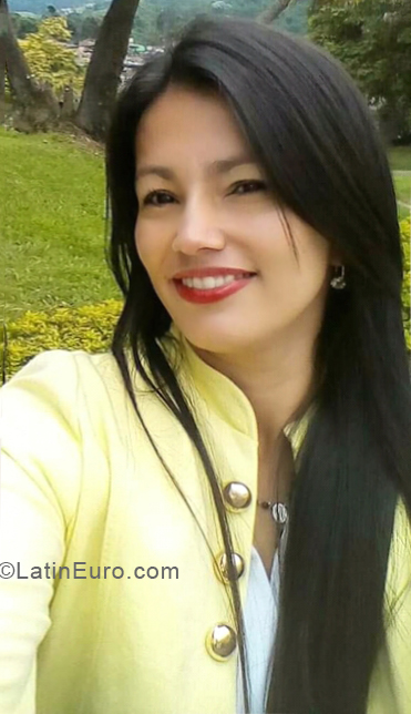Date this stunning Colombia girl Alejandra from Manizales CO24551