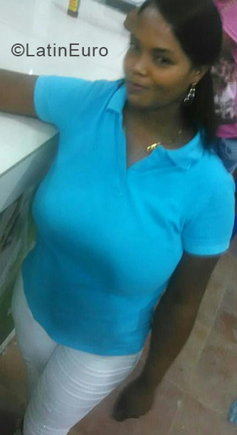 Date this cute Dominican Republic girl Santa from Santo Domingo DO33402