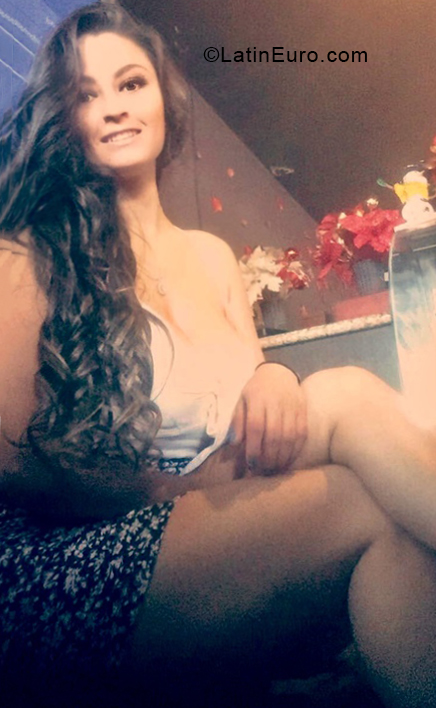 Date this good-looking Ecuador girl Ana from Ambato EC290