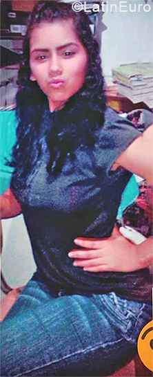 Date this good-looking Venezuela girl Nayarlin from Caracas VE1977
