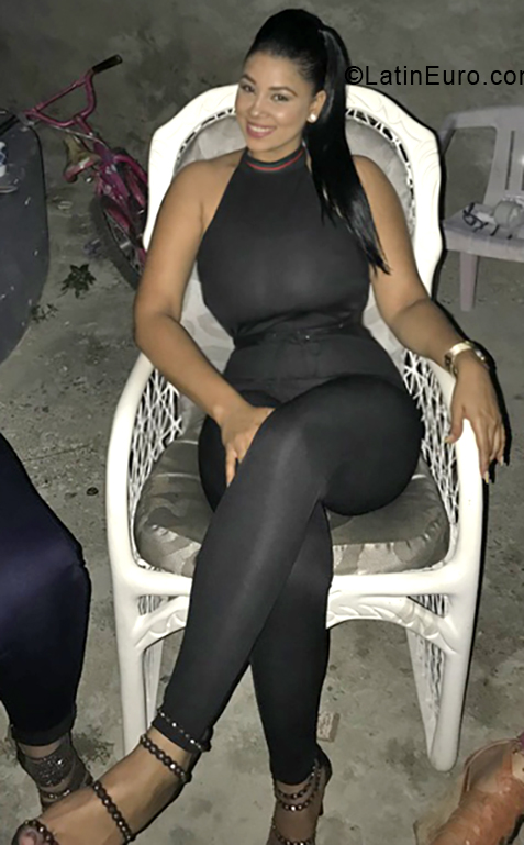 Date this cute Dominican Republic girl Michelle from La Vega DO33431