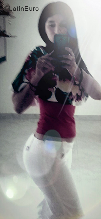 Date this sultry Colombia girl Abril from Cucuta CO24569