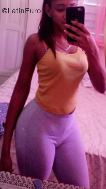 Date this cute Dominican Republic girl Chasmil from Santiago DO33466