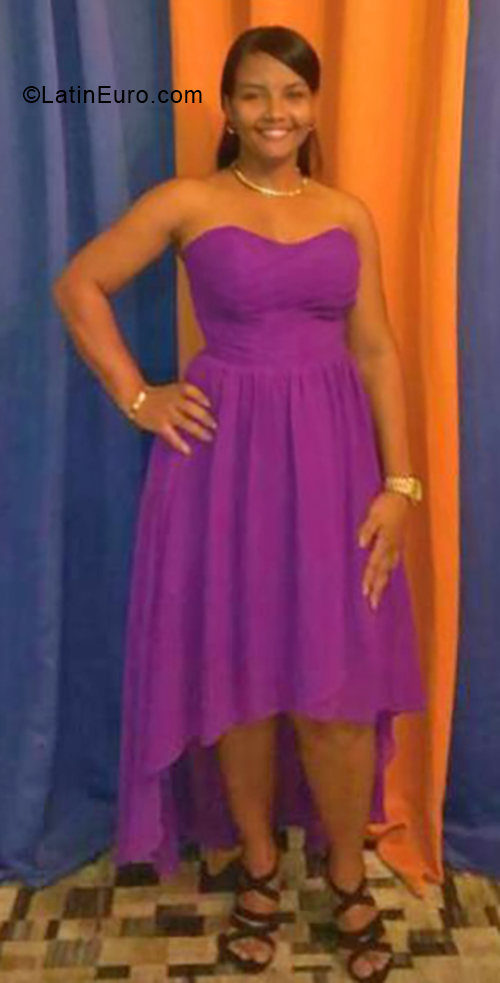 Date this tall Dominican Republic girl Daniela from Capital DO33494