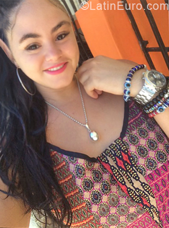 Date this lovely Dominican Republic girl YENIFER from Santo Domingo DO33531