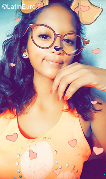 Date this sultry Ecuador girl Keira Jamileth from Guayaquil EC291