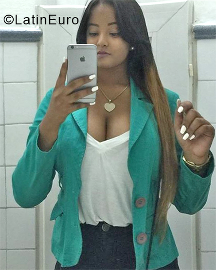 Date this tall Dominican Republic girl Wilka from Santo Domingo DO33540