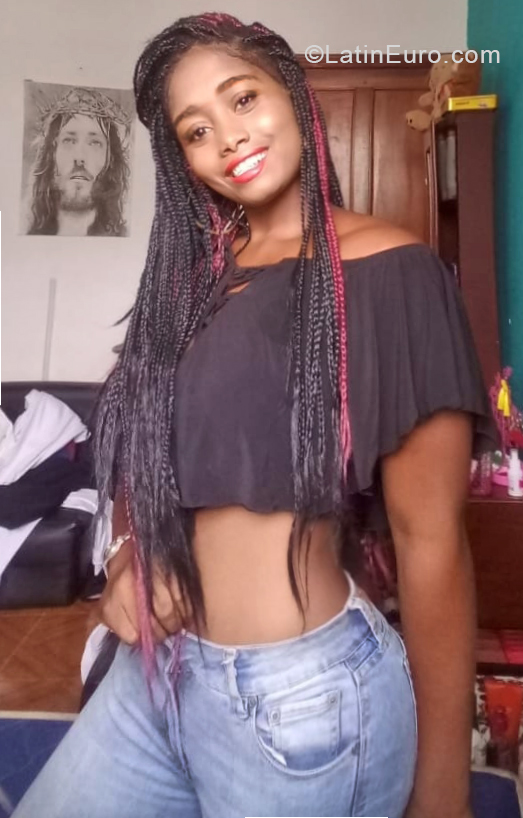 Date this georgeous Colombia girl Pilie from Pasto CO27589