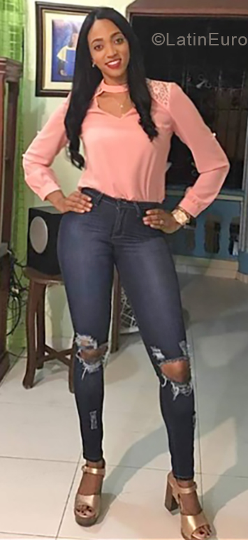 Date this cute Dominican Republic girl Nieves from Santo Domingo DO40748