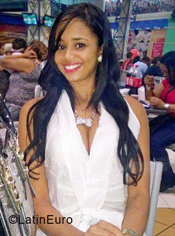 Date this nice looking Dominican Republic girl Mercedes from Santo Domingo DO33737