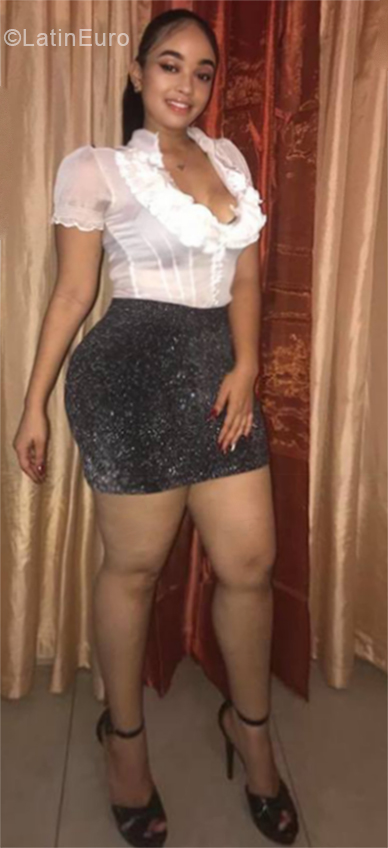 Date this gorgeous Dominican Republic girl Patricia from Santo Domingo DO33608