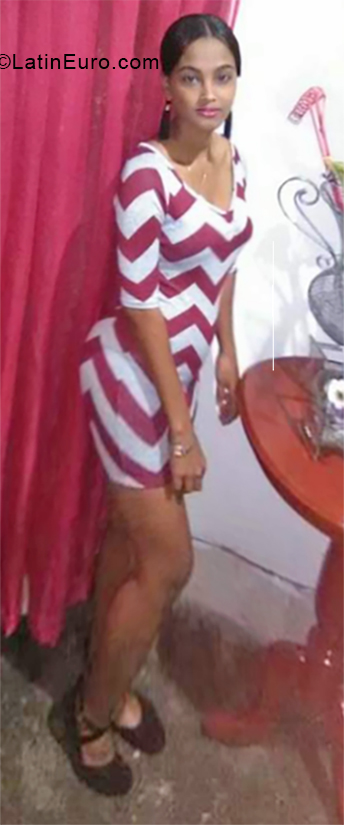 Date this funny Dominican Republic girl Alexandra from Hato Mayor Del Rey DO33635