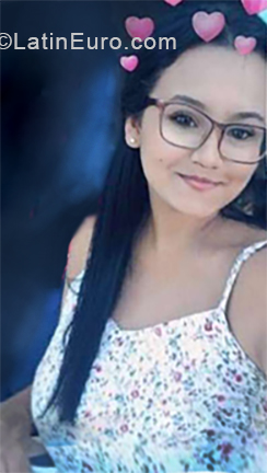 Date this hard body Colombia girl Dayana from Sahagún CO24706