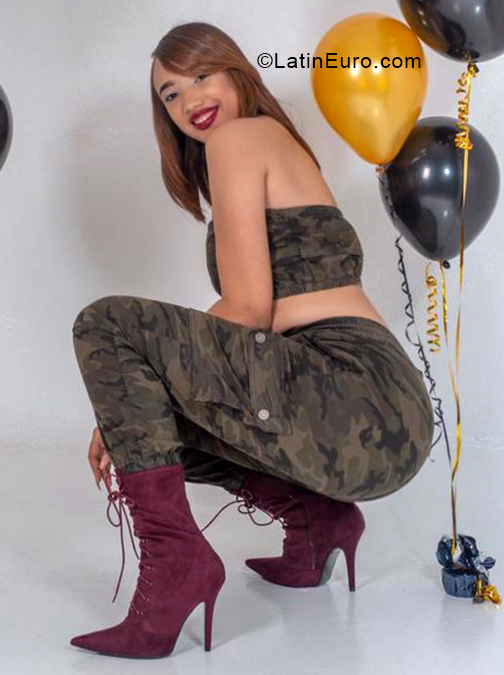 Date this fun Dominican Republic girl Celina from Santo Domingo DO33668