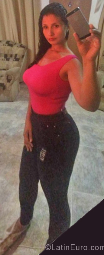 Date this sensual Venezuela girl Mariana from Puerto la Cruz VE2068