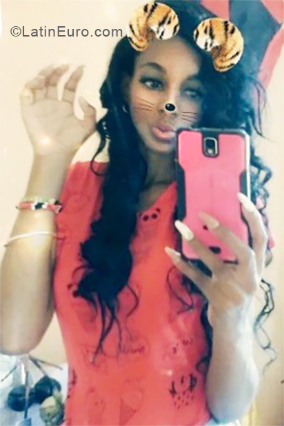 Date this sensual Cuba girl Diana from Camaguey CU496