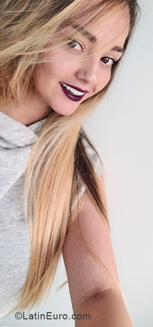 Date this young Colombia girl Stefa from Medellin CO24768