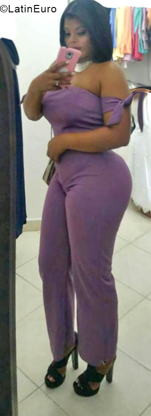 Date this voluptuous Dominican Republic girl Masiel from Santiago DO33782