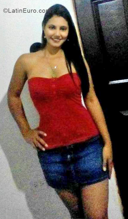 Date this voluptuous Dominican Republic girl Zoriani from Santiago DO33811