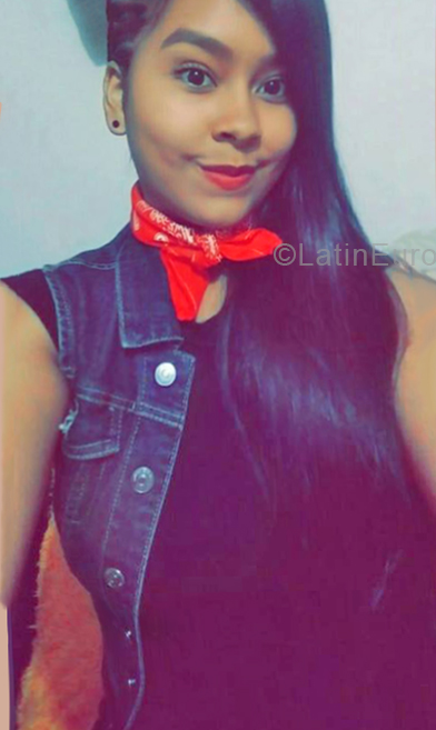 Date this happy Colombia girl Yeral from Medellin CO24797