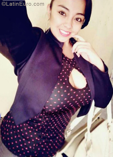Date this sultry Colombia girl Dahyana from Bogota CO24809