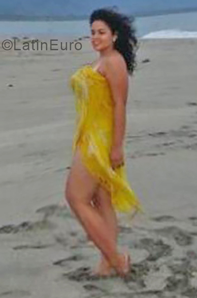 Date this lovely Colombia girl Sara from Santa Marta CO24818