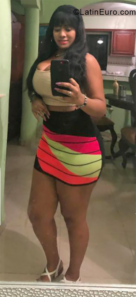 Date this delightful Dominican Republic girl Julia from Santo Domingo DO33931